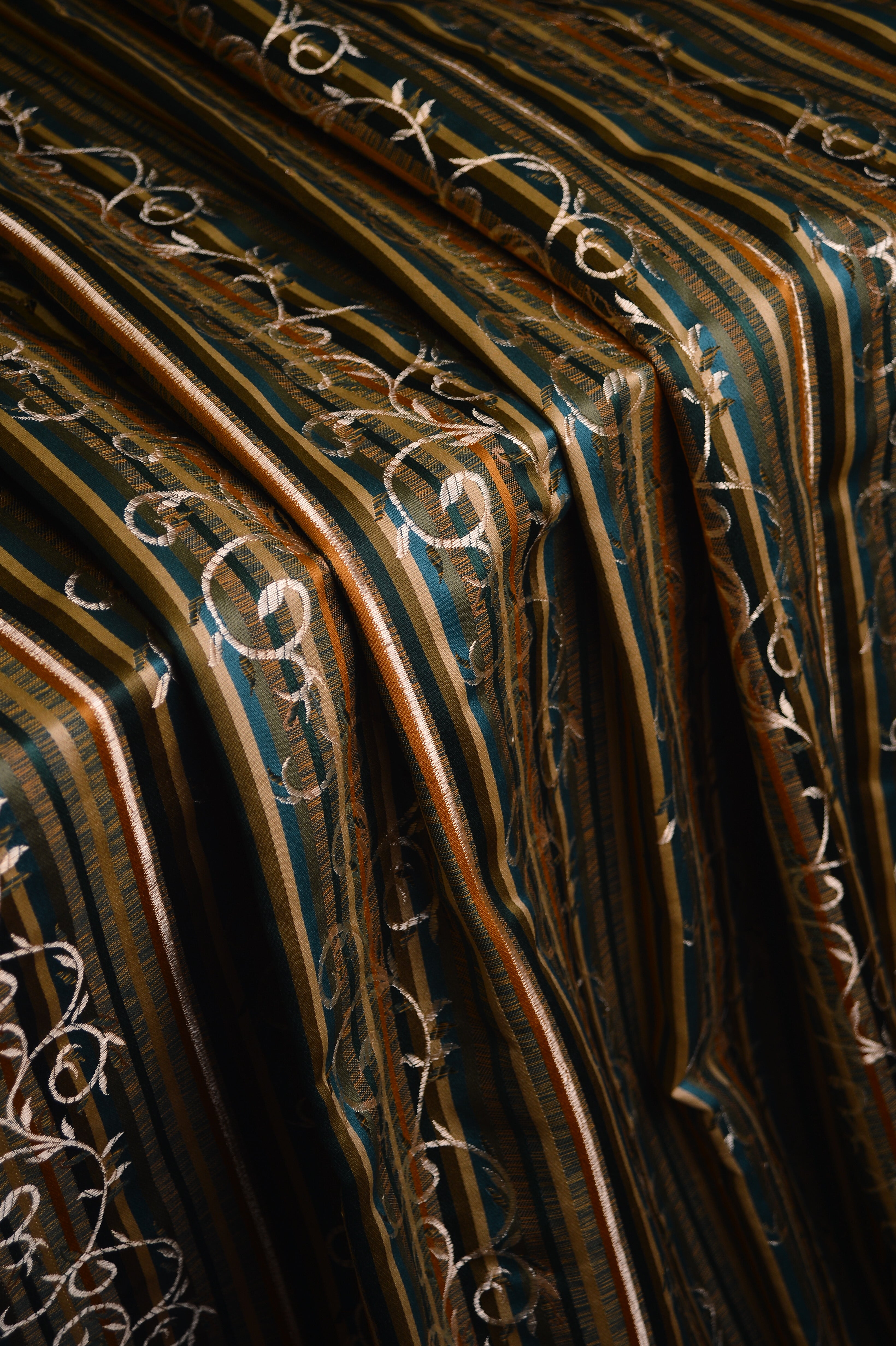 Parallel Swings (gold)