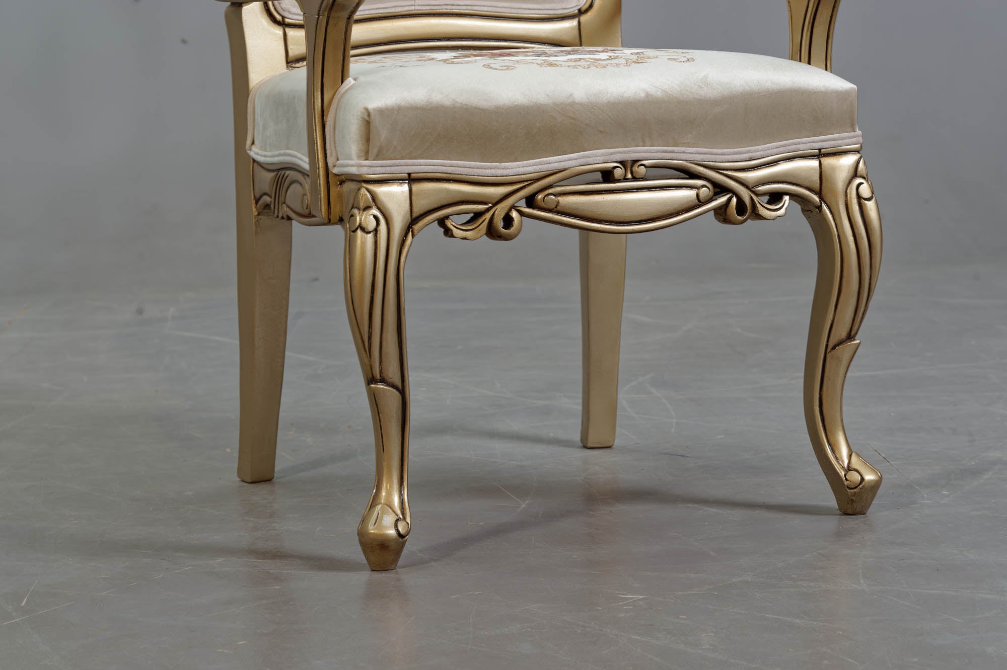 Windsor Dining Table Set