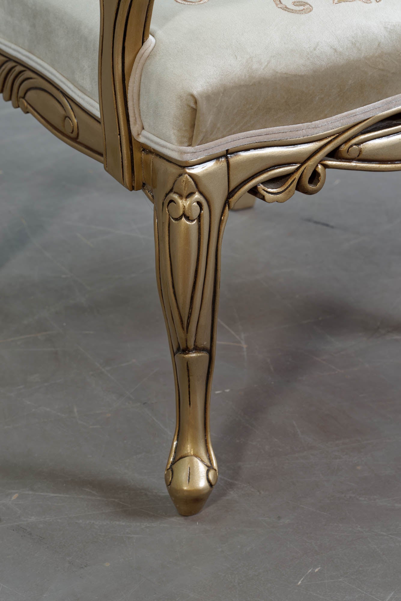 Windsor Dining Table Set