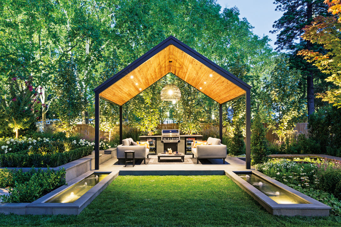 Contemporary Garden Sitting Space with a Roof
